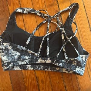 Lululemon sports bra